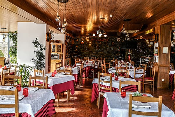 Ambiente do restaurante O Javali